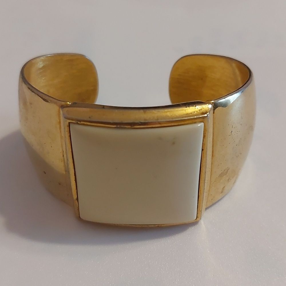 Vtg 1980s AVON Gold Tone Large Ivory White Square Lucite Chunky Cuff Bracelet